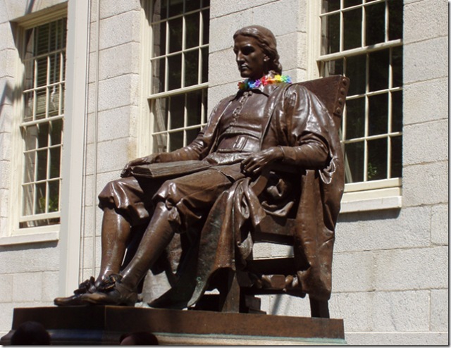 John_Harvard,_statue_at_Harvard_University